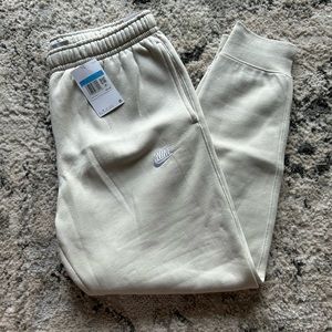 NWT Nike sweatpants